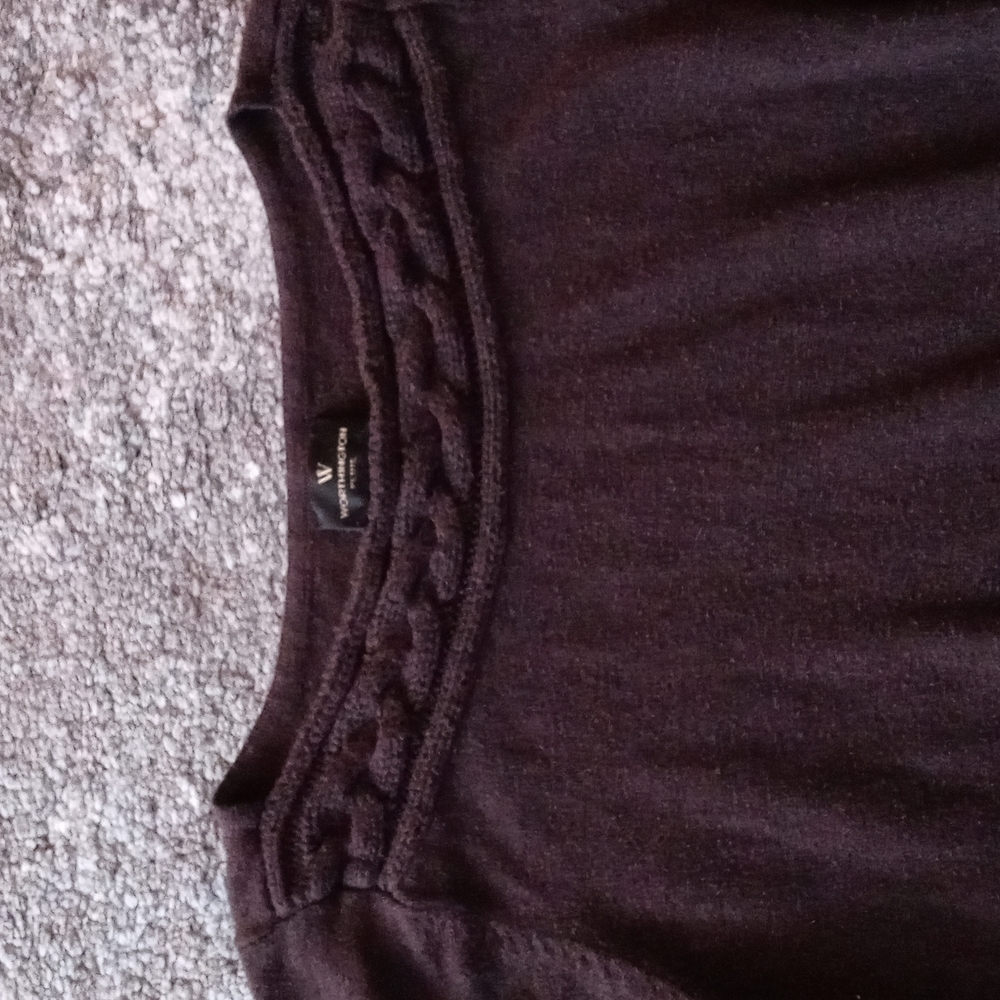 Brown 3/4 length sleeve sweater